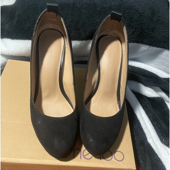 Black Suede Chunky Heels -size 6 1/2 - Picture 4 of 9
